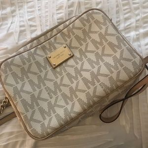 Michael Kors Cross Body Bag